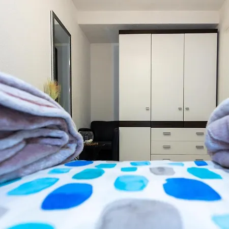 Presley Apartment *
